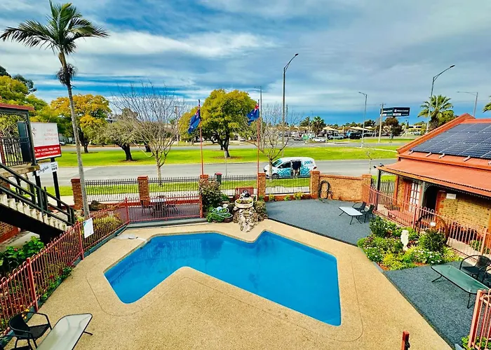 Early Australian Motor Inn