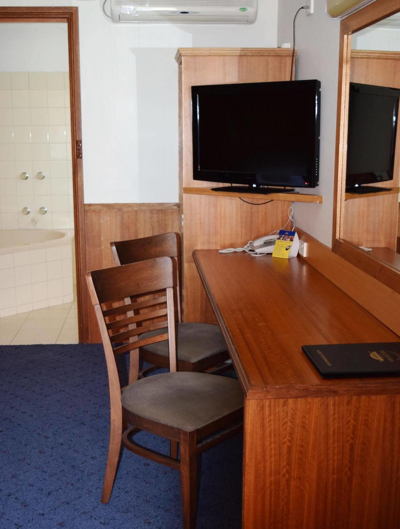 Early Australian Motor Motel 4*